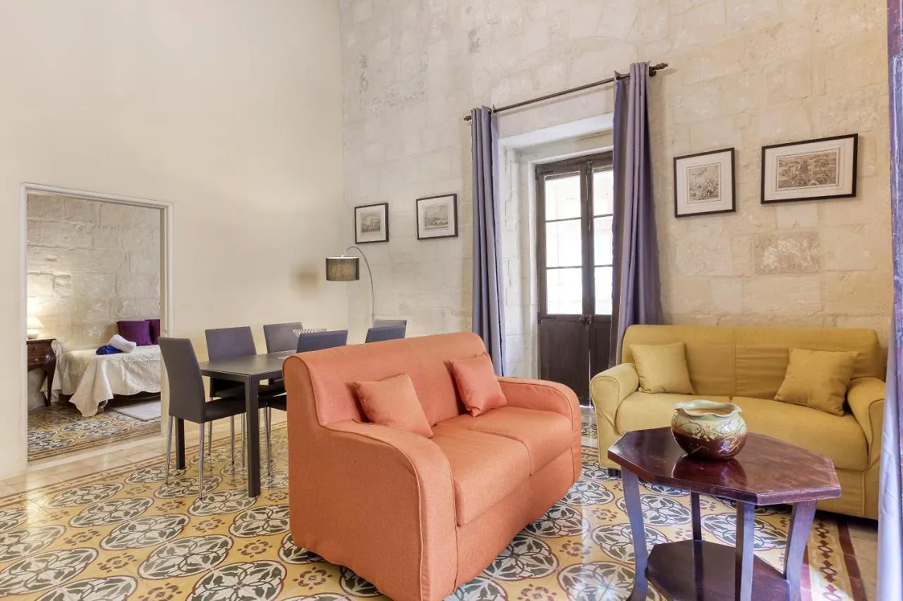 Vlt214- Valletta 2 Bedroom Townhouse